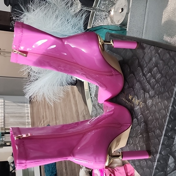 Azalea Wang barbie pink patent booties - Picture 5 of 8